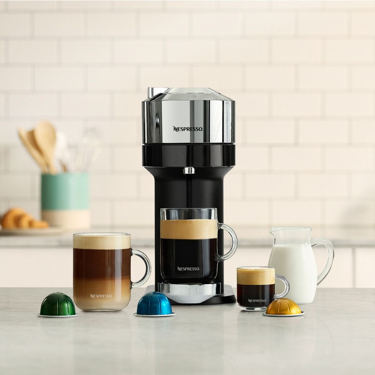 Machine à café et espresso à capsule Nespresso® Vertuo Next Deluxe par  De'longhi- Chrome pur