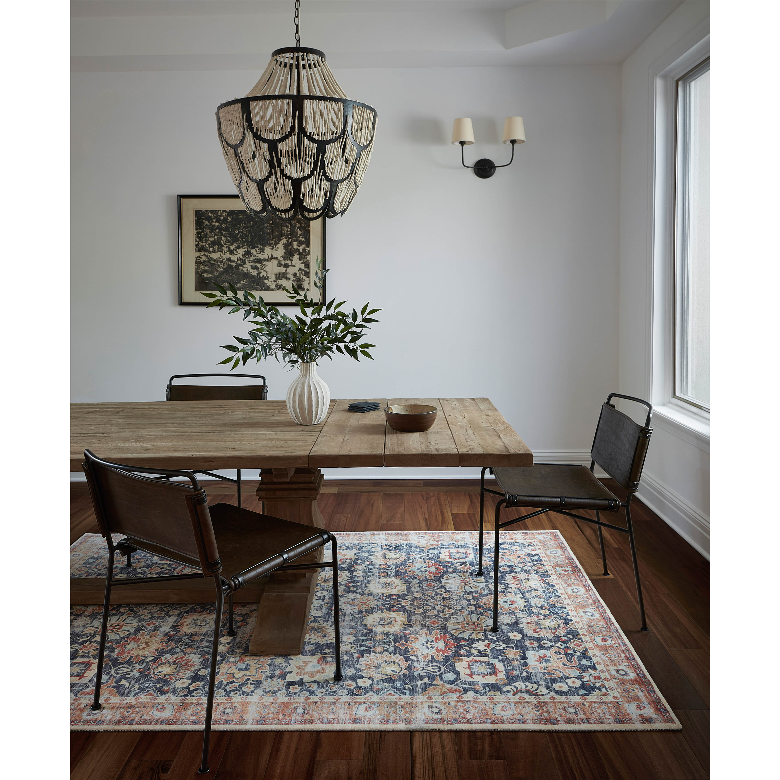 Nairi Traditional Area Rug - Navy