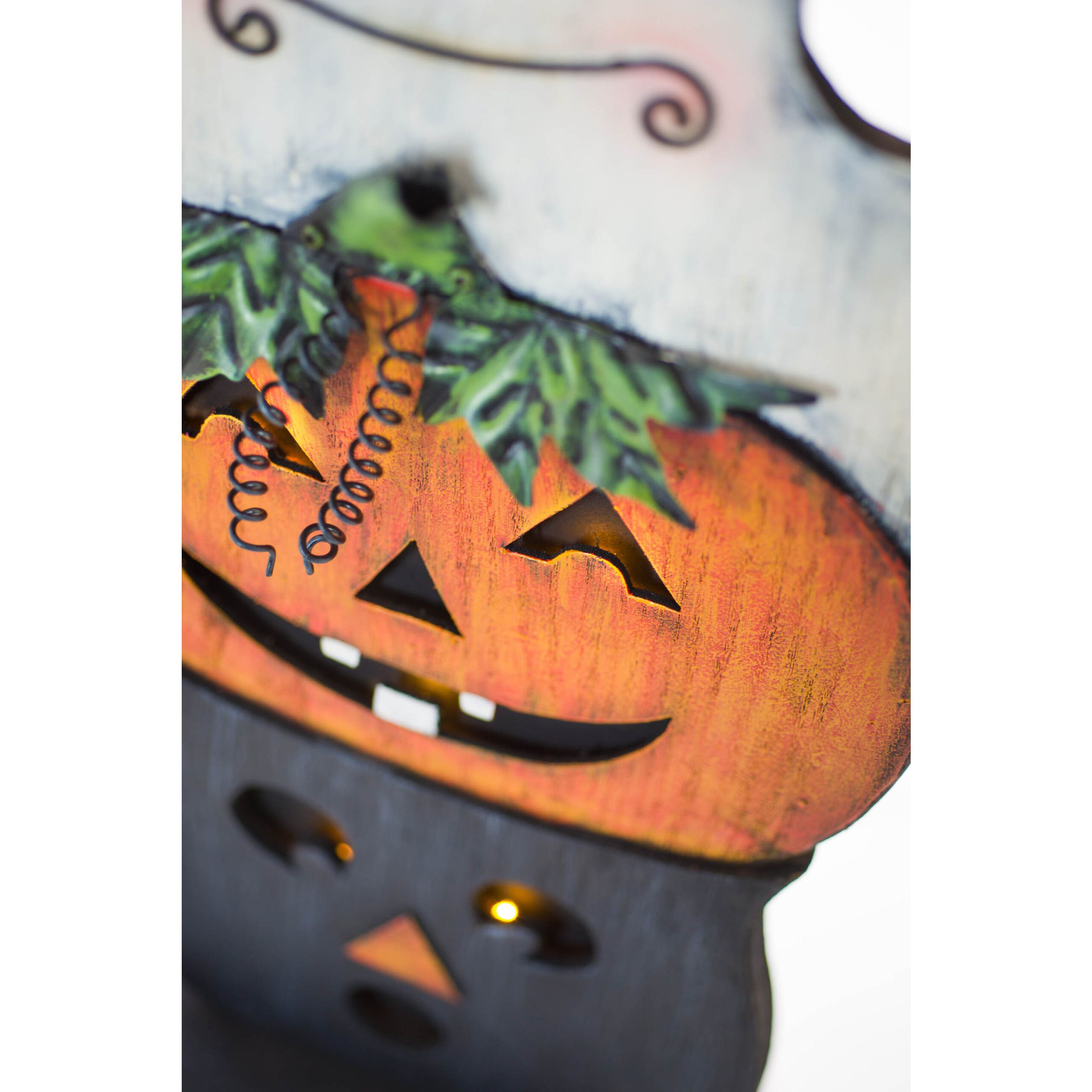 Décor d’Halloween suspendu en bois arc-en-ciel 3 couches avec DEL blanc chaud