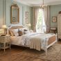 Lit queen en rotin traditionnel noyer antique