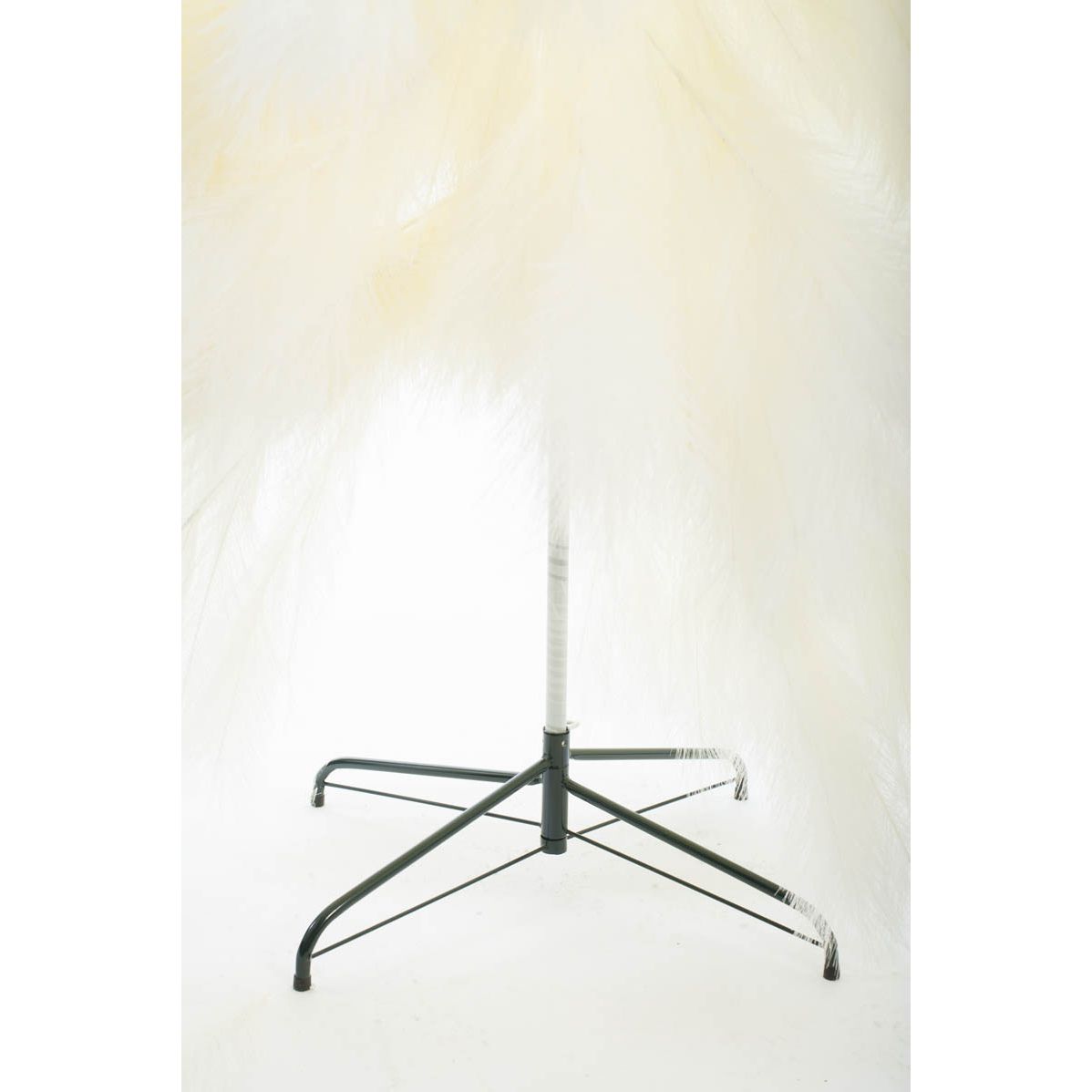 Sapin en plastique blanc à plumes