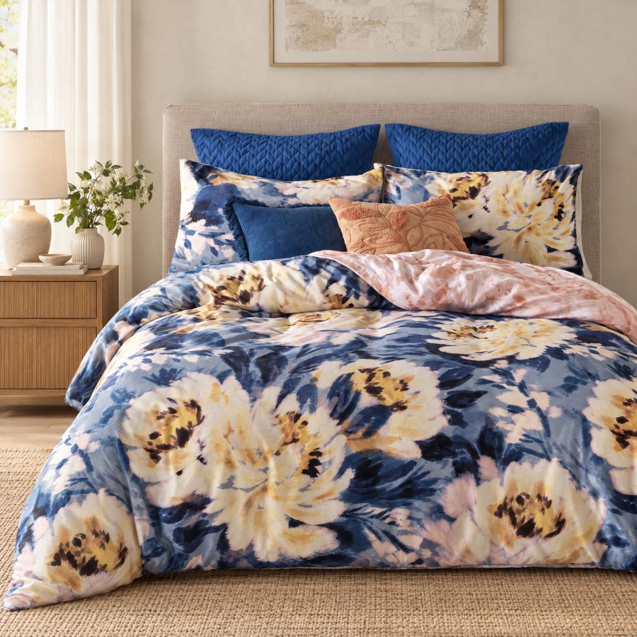 Venus Comforter Set