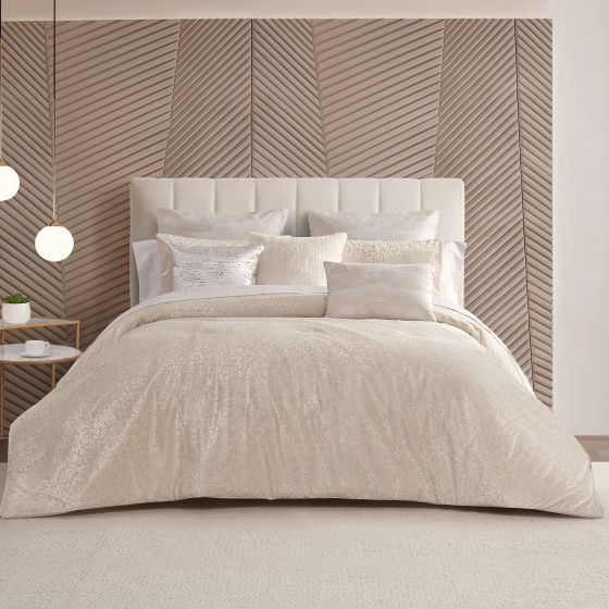 Artemis Comforter Set