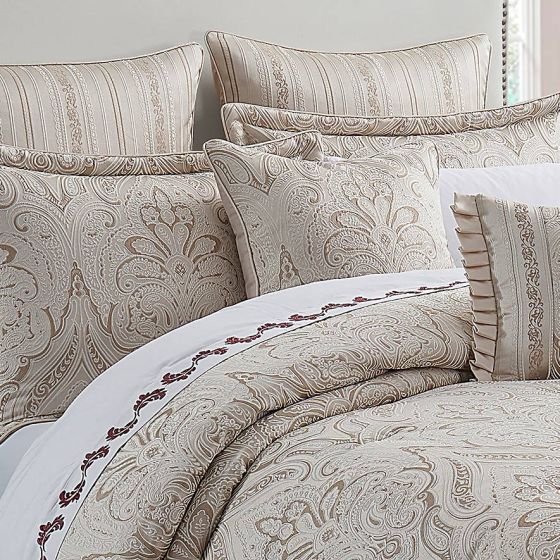 Milo Comforter Set