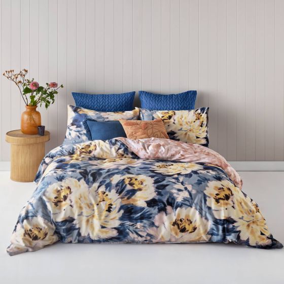 Venus Comforter Set