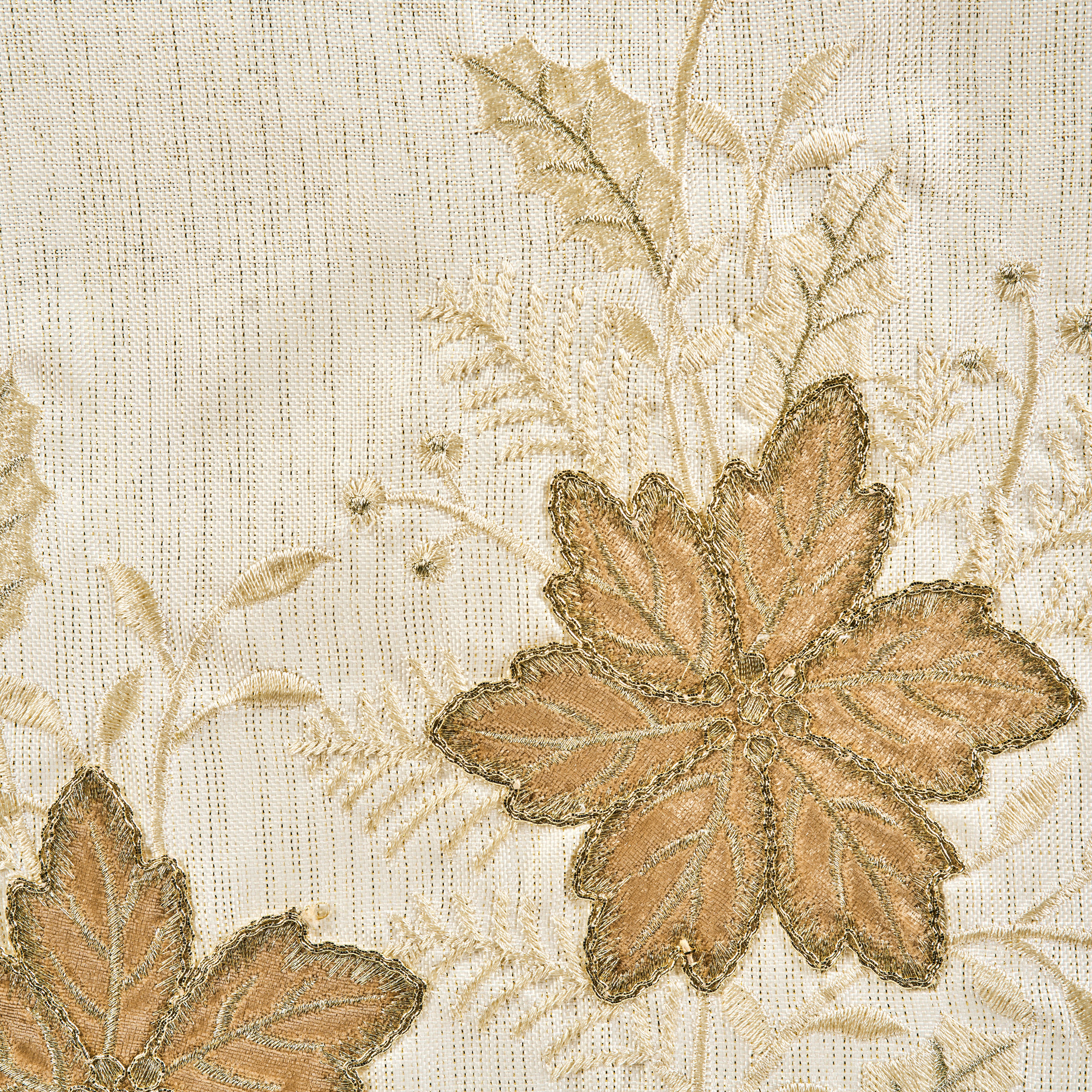 Poinsettia Gold Runner