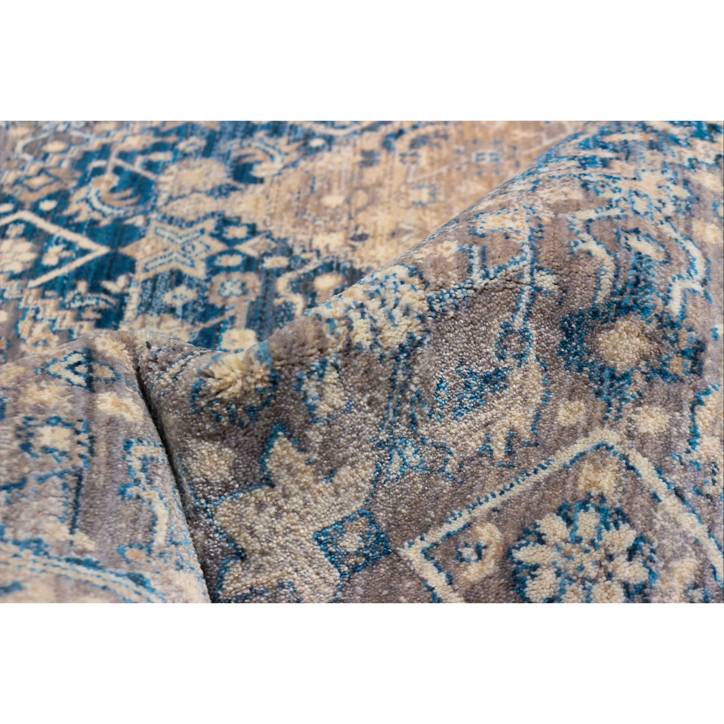Lucia Traditional Area Rug - Blue