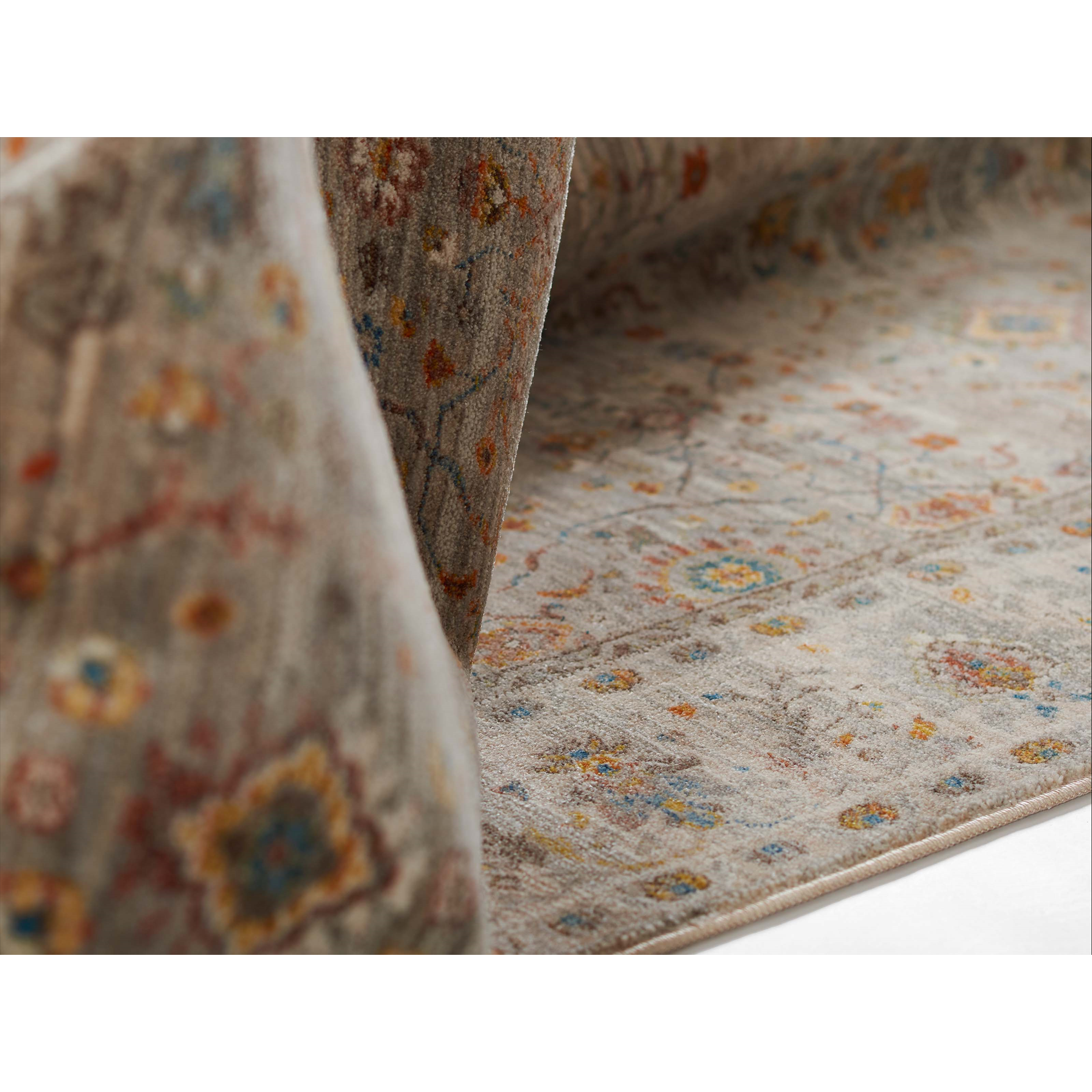 Zaina Traditional Area Rug - Grey