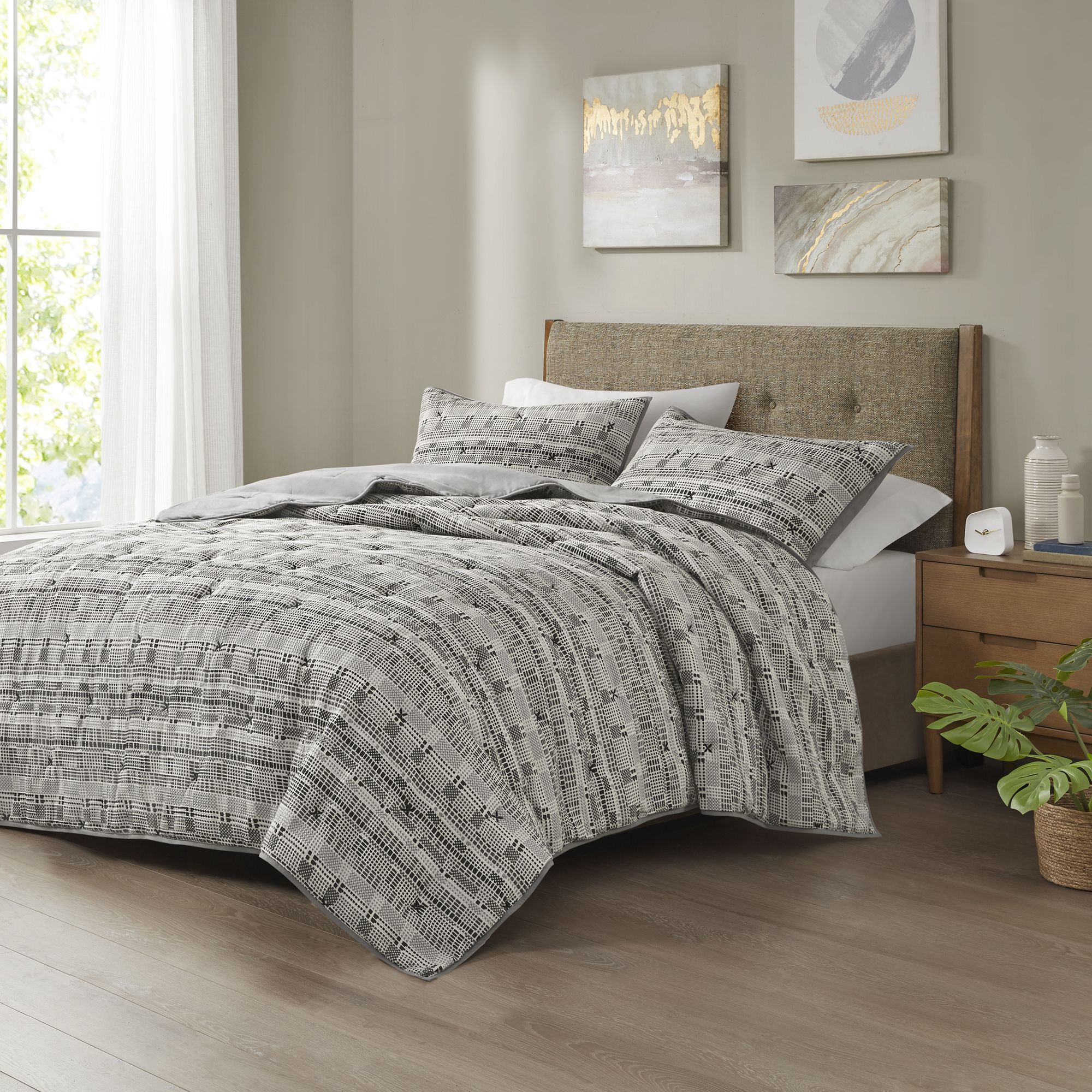 Ink & Ivy Senna Quilt Set