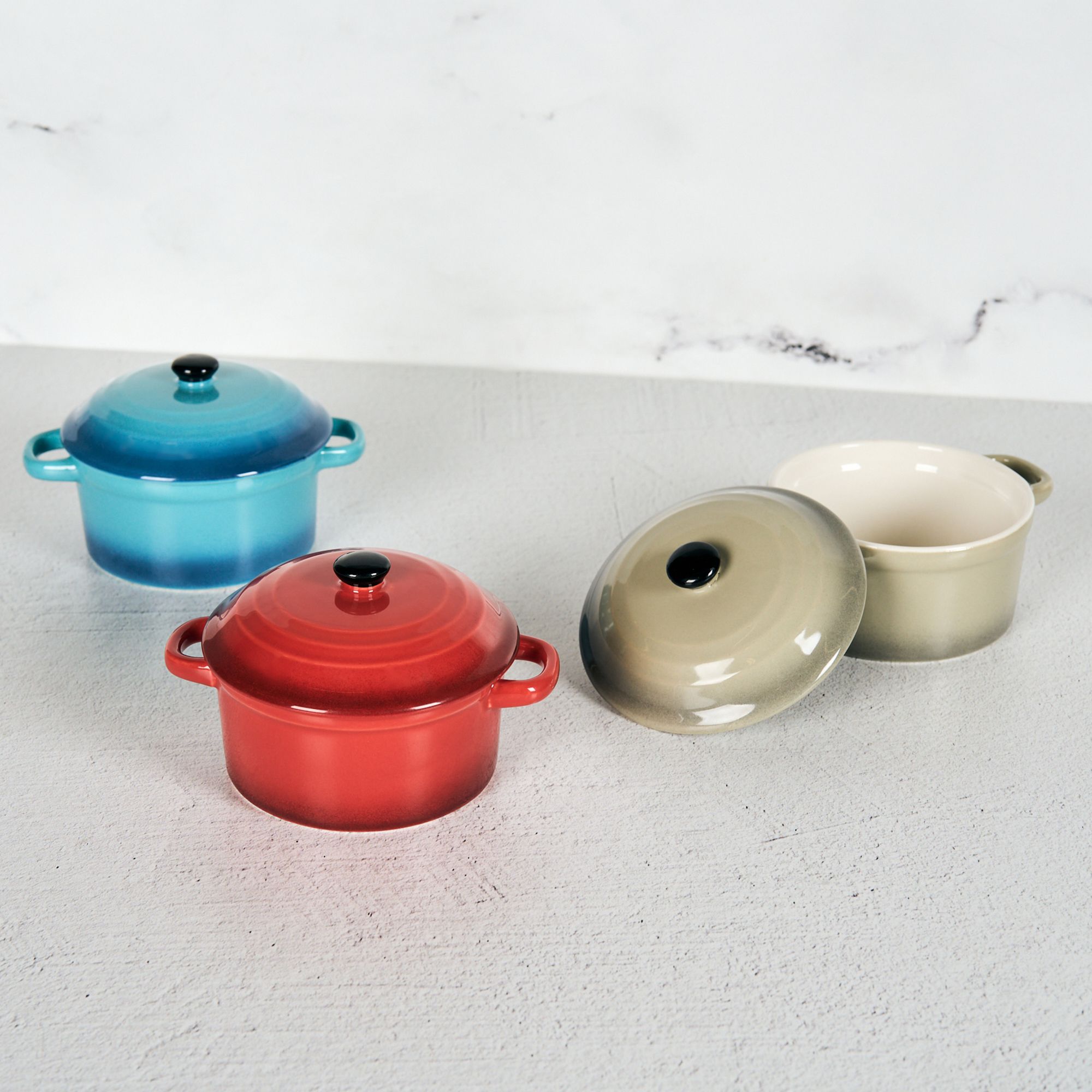 Kitchen Crew Round Casserole - Assorted